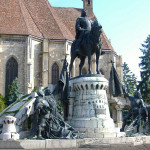 Statuia-Matei-Corvin-Cluj-Napoca-Matyas_szobor